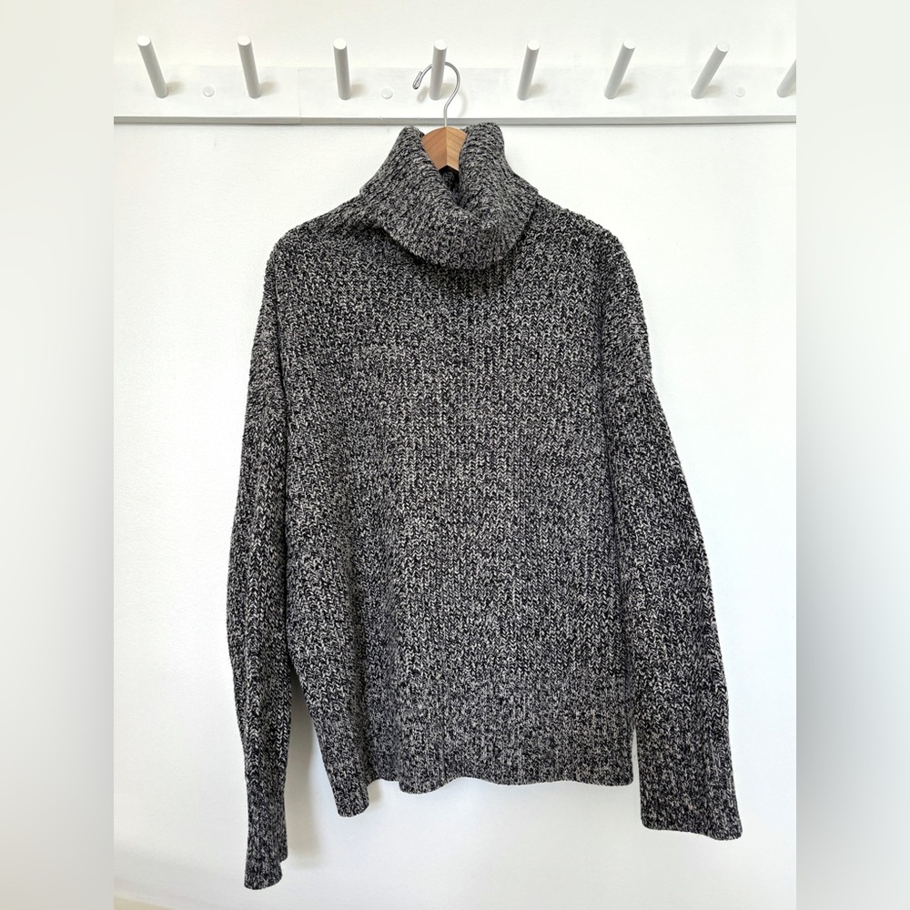 Salt & pepper turtleneck